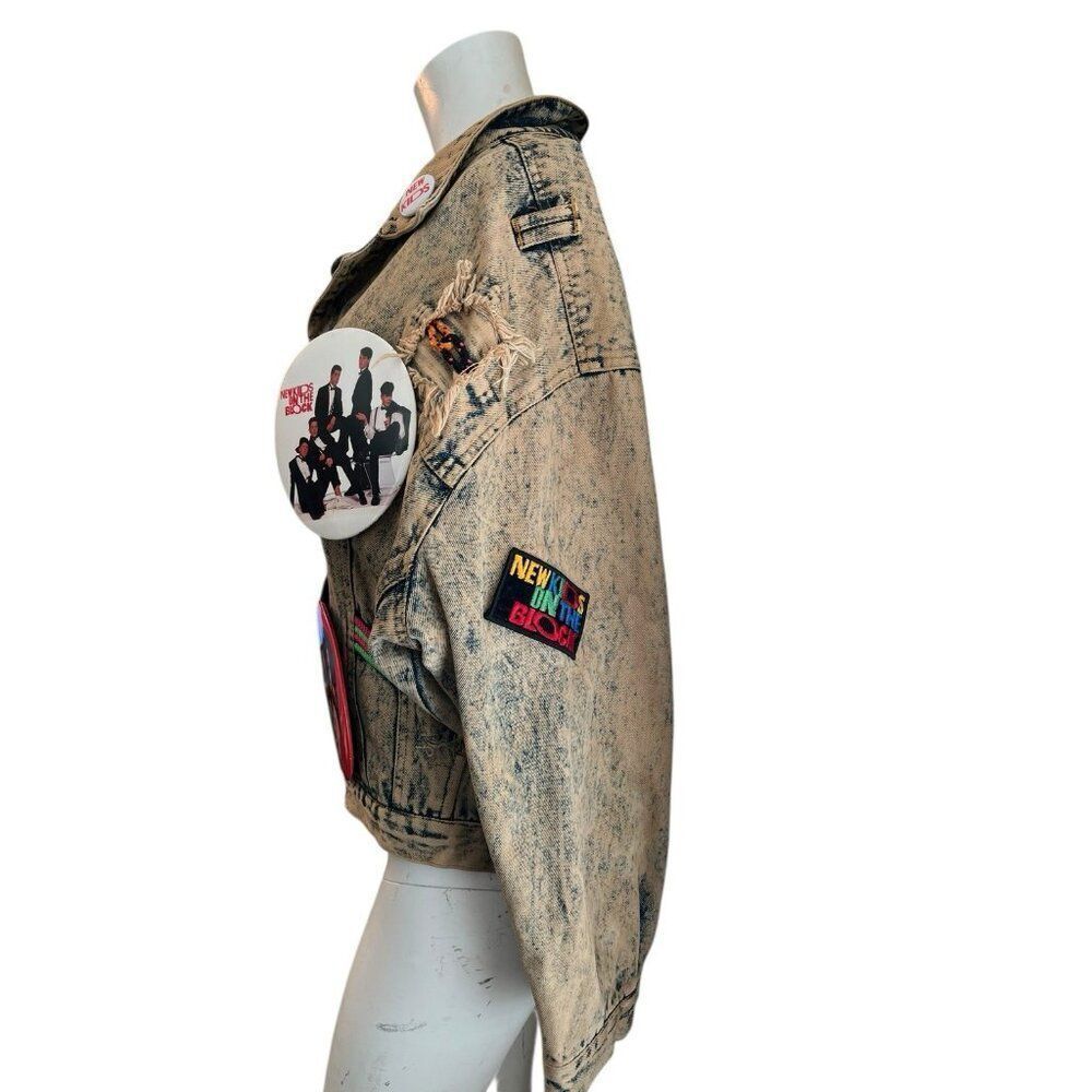 Small Acid Wash Denim Jacket Lot of 26 New Kids on The Block Buttons Donnie Joey - Picture 6 of 16